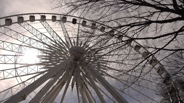 Atlanta Skyview Ferris Wheel in Downtown - ATLANTA, USA - APRIL 21, 2016 - travel photography — Stock Photo, Image