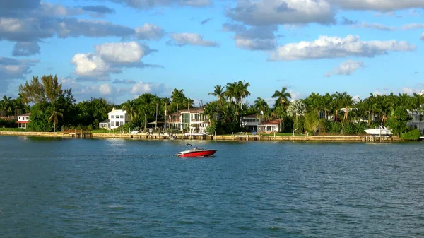 As pequenas ilhas em torno de Miami e Miami praia — Fotografia de Stock