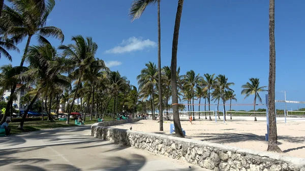 Miami Beach Walk at Ocean Drive - MIAMI, États-Unis 10 AVRIL 2016 — Photo