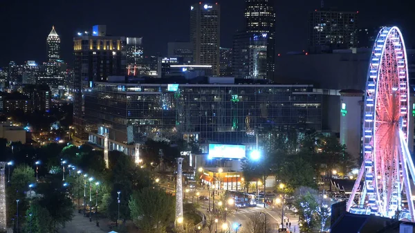 Atlanta skyline - vista aérea por la noche - ATLANTA, EE.UU. - 20 DE ABRIL DE 2016 — Foto de Stock