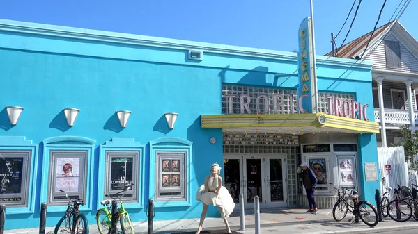 Τροπικός κινηματογράφος παλαιού στυλ στο Key West - KEY WEST, USA - APRIL 12, 2016 — Φωτογραφία Αρχείου
