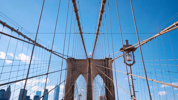 Impresionante Brooklyn Bridge Nueva York - increíble plano de gran angular - fotografía de viaje — Foto de Stock