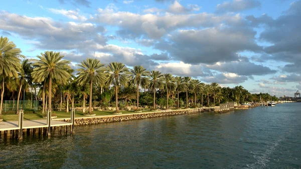 Belle isole intorno a Miami con ville esclusive celebrità — Foto Stock