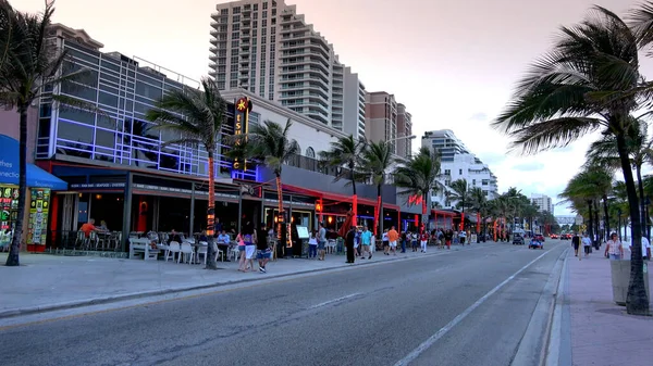 Las Olas Blvd 1A1 in Ft Lauderdale - FORT LAUDERDALE, USA 12. April 2016 — Stockfoto
