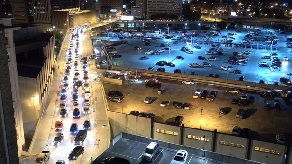 Atlanta 'daki bir futbol maçından sonra sokak trafiği - ATLANTA, ABD - 20 Nisan 2016 — Stok fotoğraf