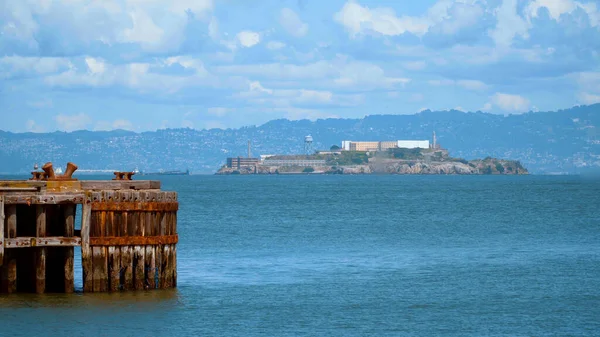 Alcatraz岛的Alcatraz监狱----旅行摄影 — 图库照片