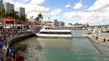 Miami Bayside - MIAMI, ABD 10 Nisan 2016