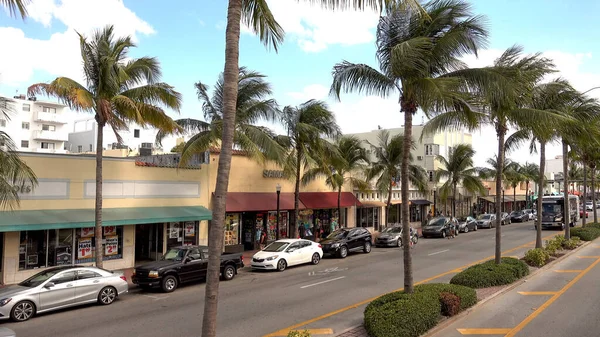 Collins Av Street View in Miami Beach - MIAMI, USA 10. April 2016 — Stockfoto