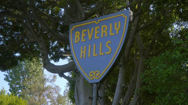 Híres Beverly Hills Bejelentkezés Los Angeles - LOS ANGELES, CALIFORNIA - Április 21, 2017 - utazási fotózás — Stock Fotó