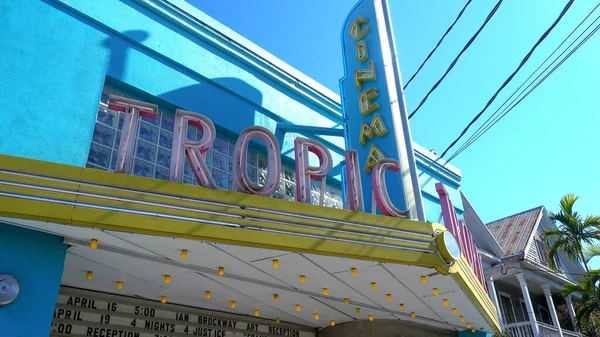基韦斯特的旧式热带电影院-美国基西- 2016年4月12日 — 图库照片