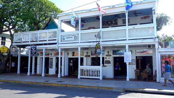 Ricks Cafe Americain op Duval Street Key West - KEY WEST, Verenigde Staten - APRIL 12, 2016 — Stockfoto