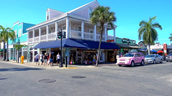 Casa típica de Key West en Duval Street - KEY WEST, EE.UU. - 12 DE ABRIL DE 2016 —  Fotos de Stock