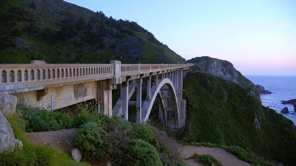 Rocky Creek Bridge at Big Sur Pacific Coast - viagens — Fotografia de Stock