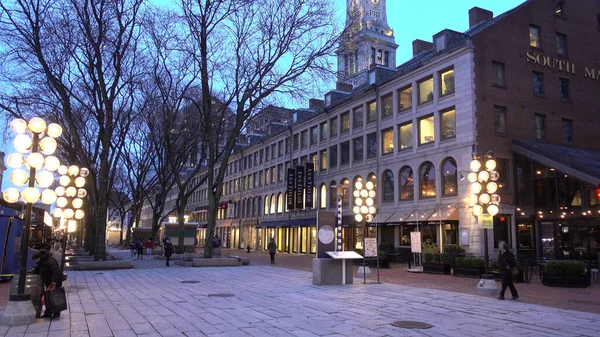 Hermoso centro de Boston por la noche - BOSTON, EE.UU. - 5 de ABRIL de 2017 — Foto de Stock