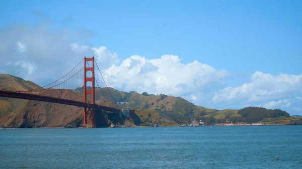 Krásné San Francisco s mostem Golden Gate - cestovní fotografie — Stock fotografie