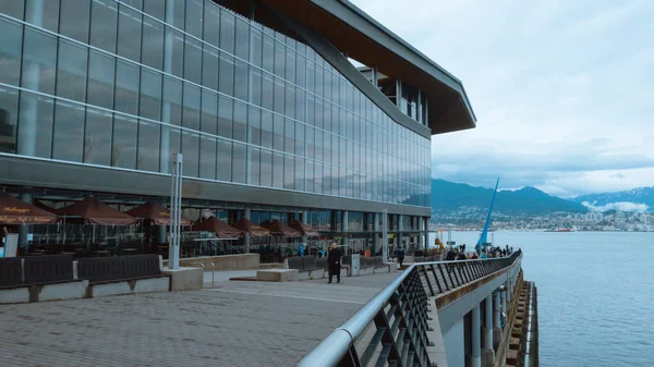 Convention Center a Burrard Landing a Vancouver - VANCOUVER, CANADA - 11 APRILE 2017 — Foto Stock