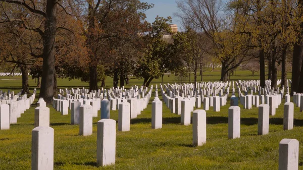 Famoso cimitero di Arlington a Washington DC - WASHINGTON, USA - 8 APRILE 2017 — Foto Stock