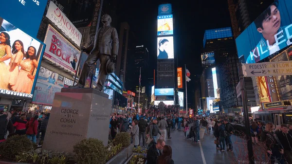 Amazing Times Square Manhattan de noche - NUEVA YORK CITY, USA - 2 DE ABRIL DE 2017 — Foto de Stock