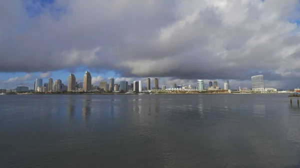 Skyline de San Diego en un día soleado — Foto de Stock