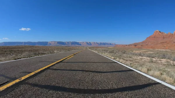 POV Drive в Monument Valley в Юте — стоковое фото
