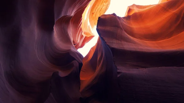 Cañón del Antílope Inferior - un impresionante paseo por — Foto de Stock