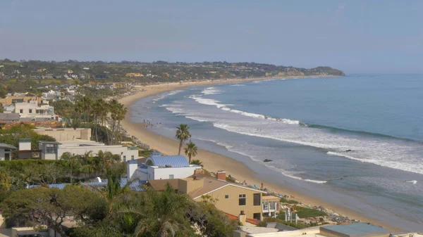 Bella costa di Malibu lungo il PCH — Foto Stock