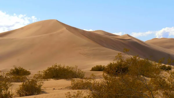 Nevada çölünde kum tepeleri — Stok fotoğraf