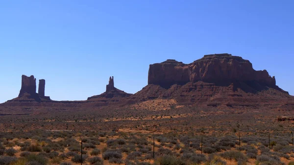 Berühmtes Monument Valley in der Wüste von Utah — Stockfoto