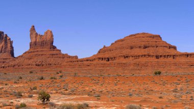 Anıt Vadisi 'ndeki inanılmaz kaya heykelleri.