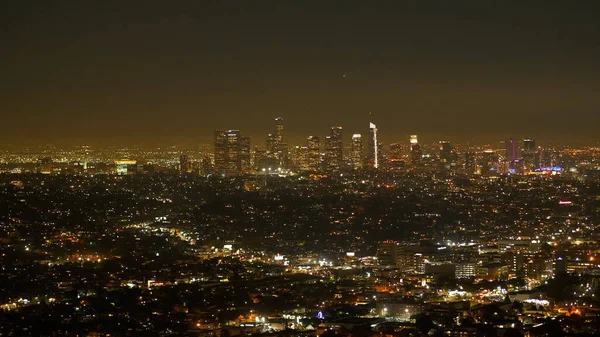 Los Angeles nocą - widok z lotu ptaka z Hollywood Hills — Zdjęcie stockowe