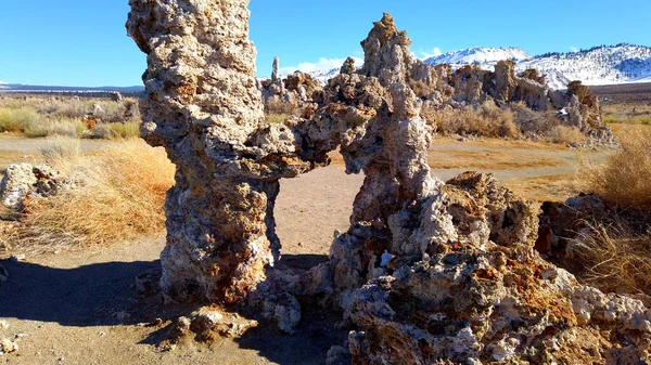 Tufa towers columns of limestone at Mono Lake in California - travel photography — Stock Photo, Image