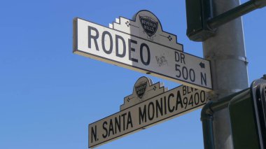 Beverly Hills 'te Santa Monica Bulvarı ve Rodeo Yolu - CALIFORNIA, ABD - 18 Mart 2019