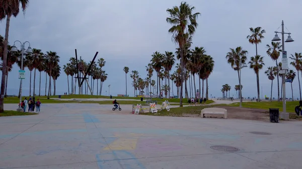 Ocean Walk at Venice Beach - LOS ANGELES, USA - 1 апреля 2019 года — стоковое фото