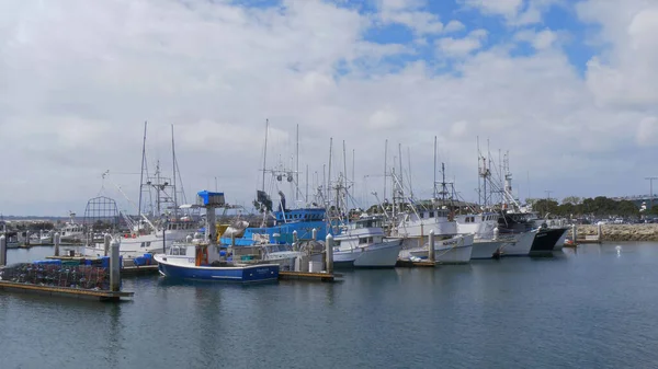 San Diego Marina harbor - CALIFORNIA, USA - MARCH 18, 2019 — Stock Photo, Image