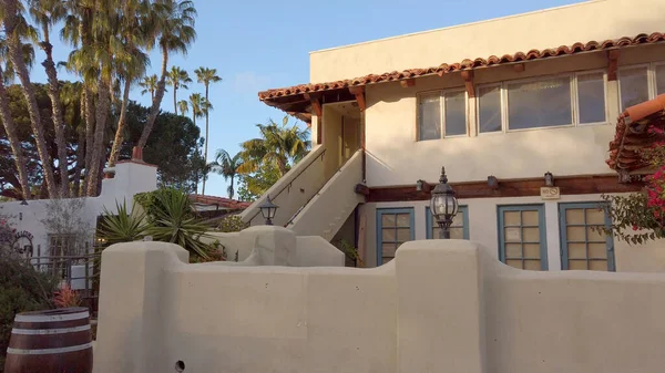San Diego Eski Şehir Parkı 'ndaki Meksika binaları - SAN DIEGO, ABD - 1 Nisan 2019
