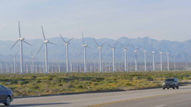 Palm Springs 'in yel değirmeni parkı - CALIFORNIA, ABD - 18 Mart 2019