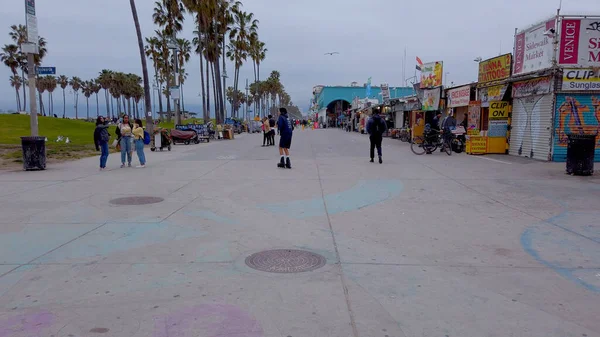 Ocean Walk at Venice Beach - LOS ANGELES, USA - 1 апреля 2019 года — стоковое фото