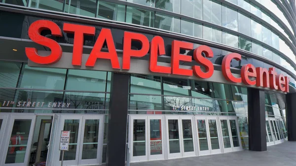 Staples Center Arena Los Angelesin keskustassa - CALIFORNIA, Yhdysvallat - maaliskuu 18, 2019 — kuvapankkivalokuva