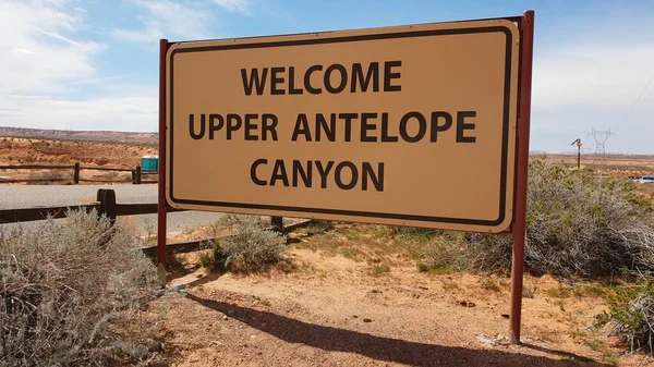 Willkommen im Upper Antelope Canyon in Arizona - ARIZONA, USA - 26. MÄRZ. 2019 — Stockfoto