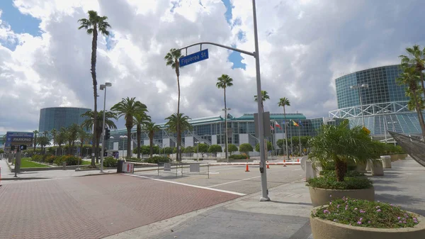 Centro de Convenciones de Los Ángeles en el centro de la ciudad - CALIFORNIA, Estados Unidos - 18 DE MARZO DE 2019 — Foto de Stock