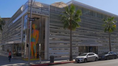Beverly Hills Rodeo Drive 'daki Louis Vuitton mağazası - CALIFORNIA, ABD - 18 Mart 2019