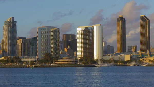 San Diego downtown skyscrapers at sunset - CALIFORNIA, USA - MARCH 18, 2019 — Stock Photo, Image