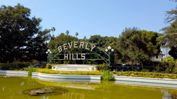 Beverly Hills Gardens Park in California - LOS ANGELES, USA - APRIL 1, 2019 — Stock Photo, Image