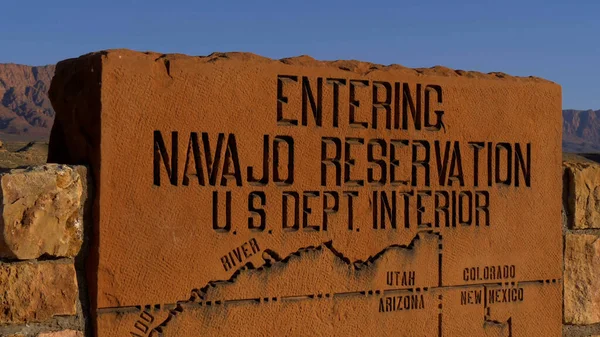 Eintritt in das Navajo Reservat in Utah - UTAH, USA - 20. MÄRZ 2019 — Stockfoto