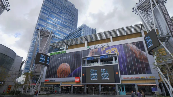 Сучасні будівлі в театрі Microsoft в Лос - Анджелесі в центрі Лос - Анджелеса - КАЛІФОРНІЯ, США - МАРШИНА 18, 2019 — стокове фото