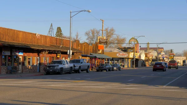 Street view in the historic village of Lone Pine - LONE PINE CA, Estados Unidos - 29 de MARZO de 2019 — Foto de Stock