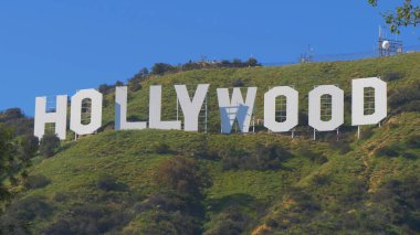 Hollywood tepelerindeki Hollywood tabelası - CALIFORNIA, ABD - 18 Mart 2019
