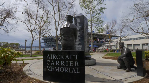 Monumento al portaaviones en San Diego - CALIFORNIA, EE.UU. - 18 DE MARZO DE 2019 — Foto de Stock