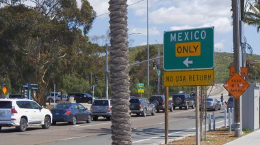 San Ysidro 'daki Meksika Yolu - CALIFORNIA, ABD - 18 Mart 2019