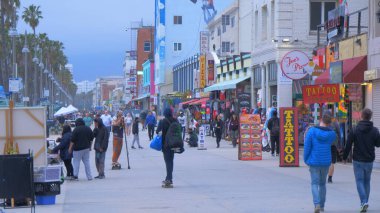 Venedik Plajı Güney Okyanusu Yürüyüşü - CALIFORNIA, ABD - 18 Mart 2019